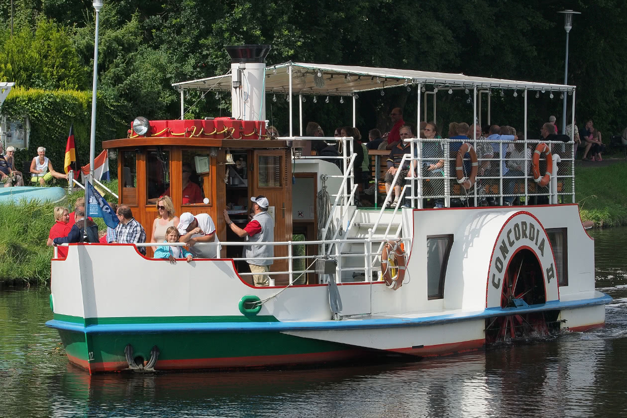 Raddampfer Concordia II im Pendelverkehr auf der Harle